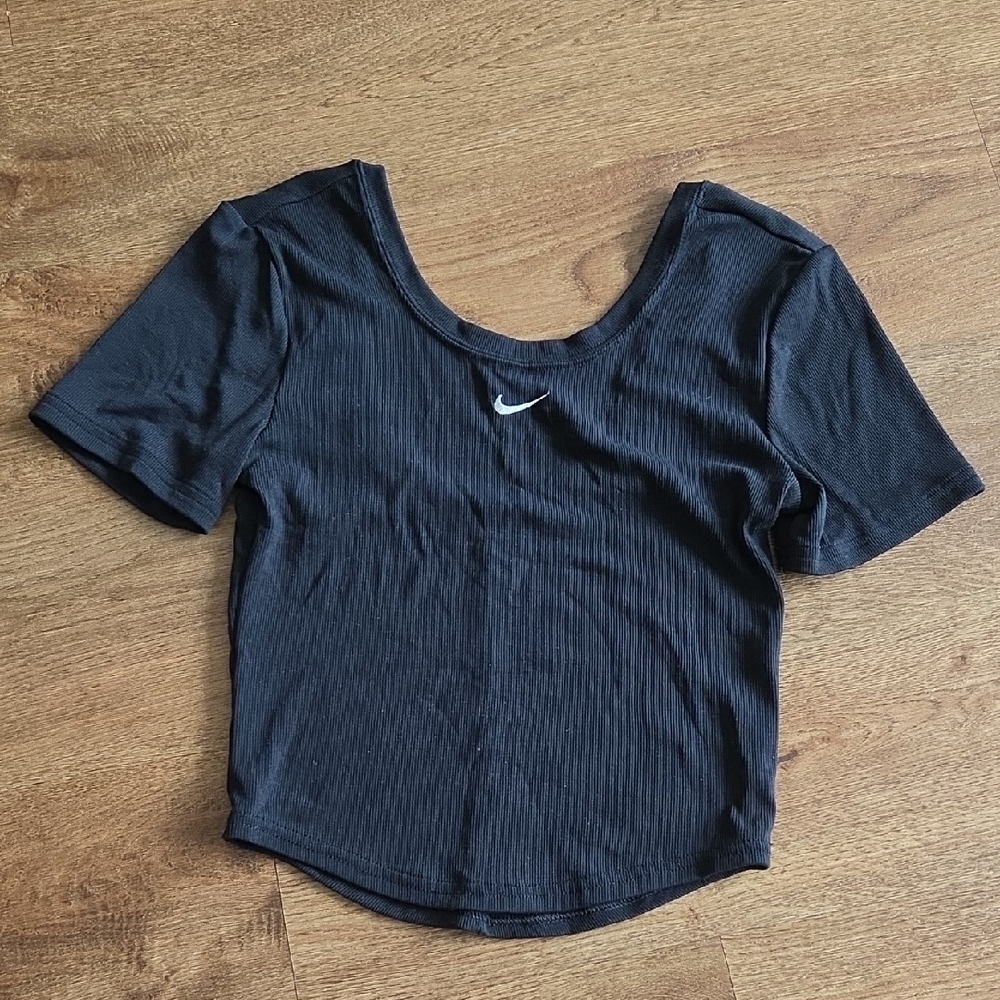 Nike Black Ribbed Scoop Crop Tee